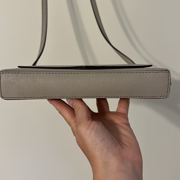 Kate Spade Light Brown Beige Envelope Crossbody Purse - Picture 5 of 11